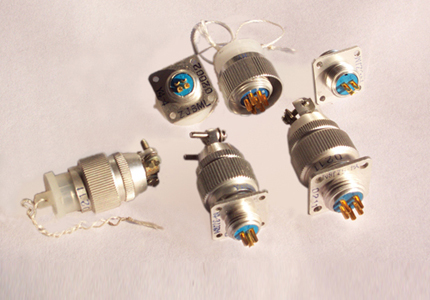 Y4系列小圓形密封電連接器